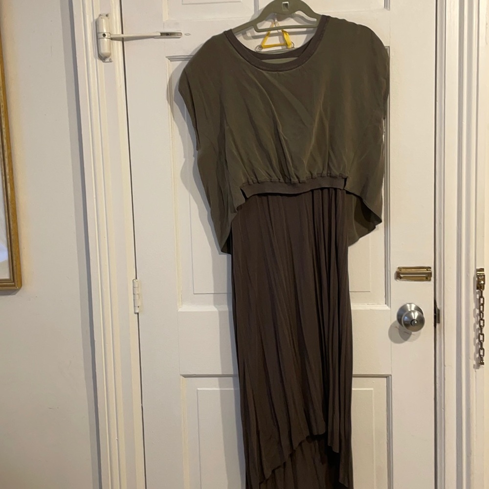 Great lightweight high low olive dress